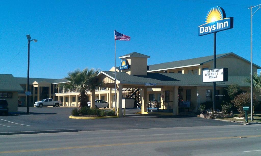 Days Inn By Wyndham Snyder Exteriér fotografie